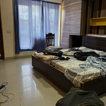 Bedroom in 1.5 BHK Builder Floor at Sector 21 – for Rent