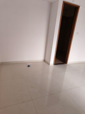 Room in 2 BHK Apartment at Majestique Signature Towers, Balewadi – for Rent