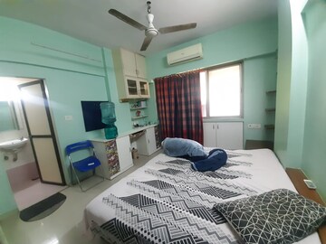 2 BHK Apartment For Rent in Riddhi Garden, Malad East