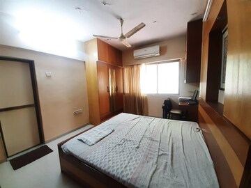 Bedroom in 2 BHK Apartment at Riddhi Garden, Malad East – for Rent