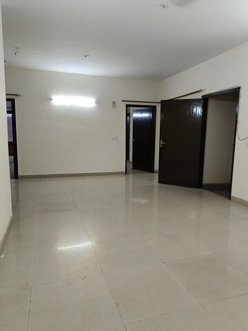 Master Bedroom in 2.5 BHK Builder Floor at SS The Lilac, Sector 49 – for Rent