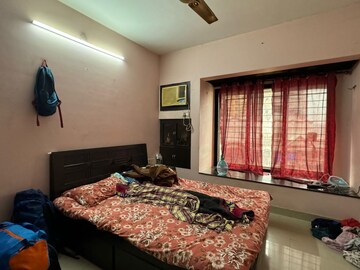 Bedroom in 2 BHK Apartment at Swapnalok Towers, Malad East – for Rent