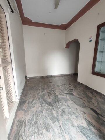 Room in 1 BHK Builder Floor at Hsr Layout – for Rent