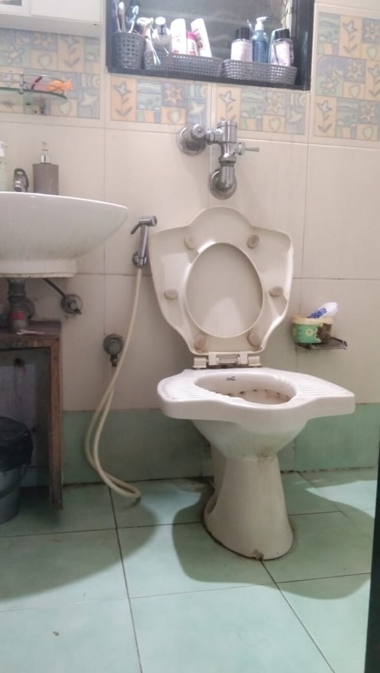 Bathroom, dosti-lotus 2 Bedroom 553 Sq.Ft. Apartment In Wadala Mumbai 8480678