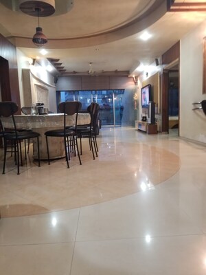 Master Bedroom in 4 BHK Apartment at Krishna Kunj Apartment Juhu, Juhu – for Sale