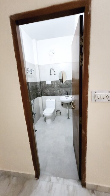 Bathroom in 3 BHK Independent House at Gomti Nagar – for Rent