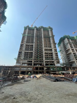 Living Room in 3.5 BHK Apartment at Smart World 113, Sector 113 – for Sale