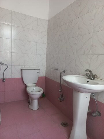 Bathroom in 3 BHK Independent House at Gomti Nagar – for Rent