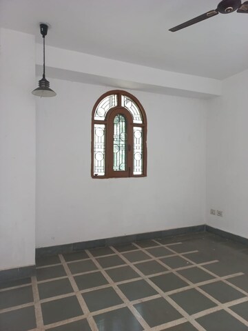 Master Bedroom in 3 BHK Independent House at Gomti Nagar – for Rent