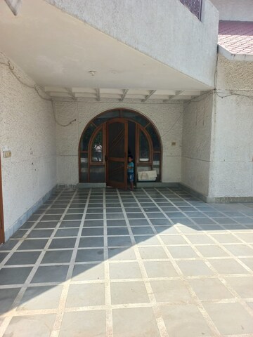 Furnished Amenities in 3 BHK Independent House at Gomti Nagar – for Rent