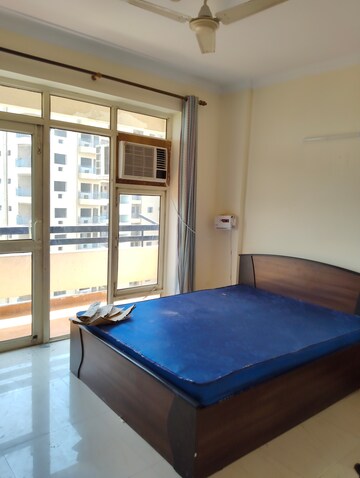 Bedroom in 3 BHK Apartment at Ansal Sushant Estate, Sector 52 – for Rent