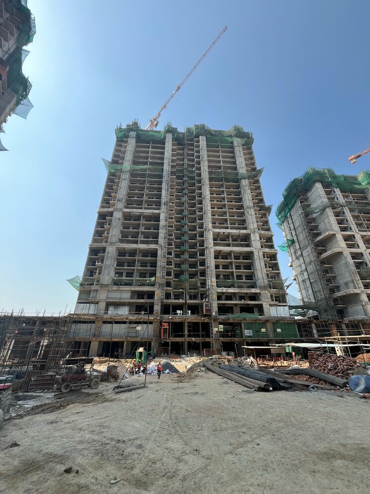 Living Room, smart-world-113 4 Bedroom 3050 Sq.Ft. Apartment In Sector 113 Gurgaon 8480796