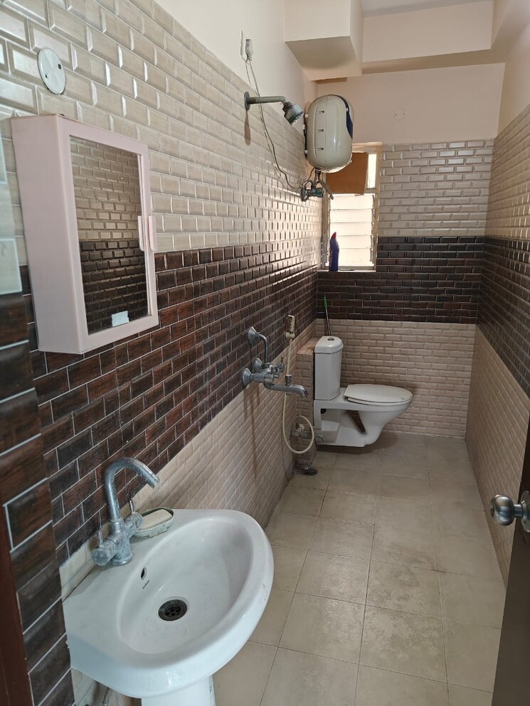 Bathroom, vishnu-kings-court 2 Bedroom 988 Sq.Ft. Apartment In Bansdroni Kolkata 8480850