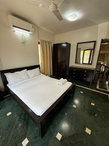 Bedroom in 3 BHK Apartment at Koregaon Park – for Rent