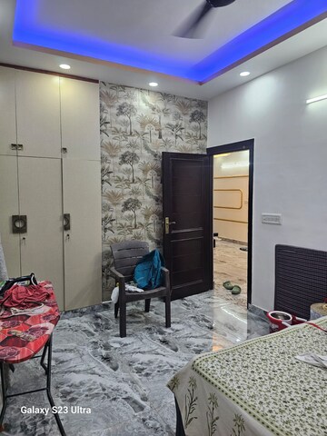 Room in 3 BHK Apartment at Rely Home, Green Fields Colony – for Sale