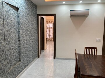 Furnished Amenities in 3 BHK Builder Floor at Sushant Lok 3, Sector 57 – for Rent