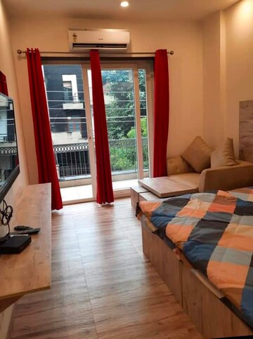 Master Bedroom in 1 BHK Builder Floor at Sector 25 – for Rent