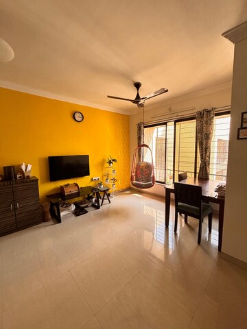 Living Room in 2.5 BHK Apartment at Riddhi Tower, Malad East – for Rent