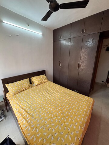 Bedroom in 2.5 BHK Apartment at Riddhi Tower, Malad East – for Rent