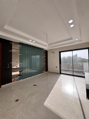 Master Bedroom in 4 BHK Builder Floor at TDI The Retreat, Sector 89 – for Sale