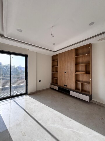 Master Bedroom in 4 BHK Builder Floor at TDI The Retreat, Sector 89 – for Sale