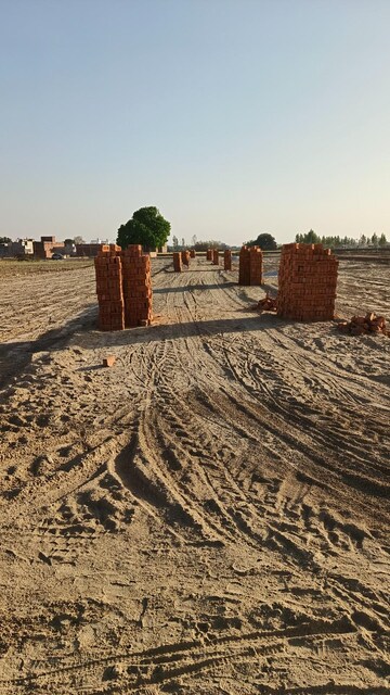  Plot – Exterior View View at Jankipuram Extension - for Sale