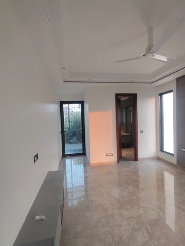 Room in 3 BHK Builder Floor at Sector 25 – for Sale