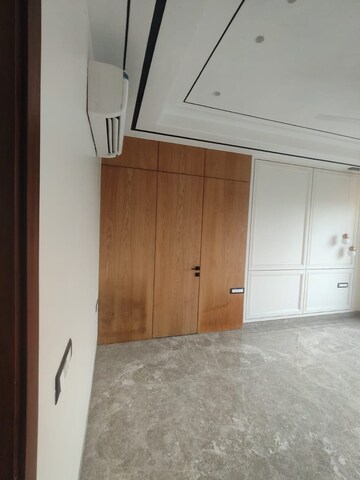 Room in 3 BHK Builder Floor at Sector 25 – for Sale