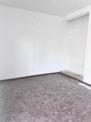 Master Bedroom in 3 BHK Builder Floor at BPTP Park 81, Sector 81 – for Sale