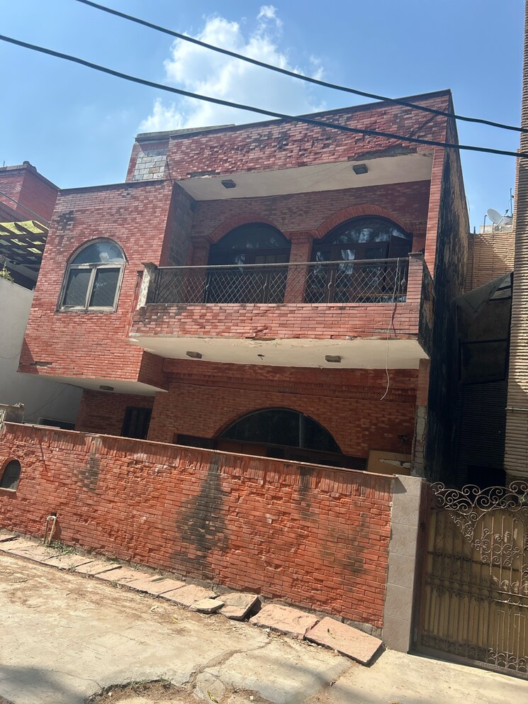 Living Room, sector 40 6 Bedroom 162 Sq.Yd. Independent House In Sector 40 Noida 8481320