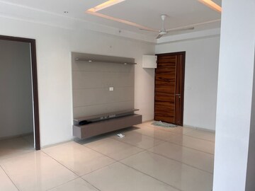 Room in 3 BHK Apartment at Jayabheri The Summit, Narsingi – for Rent