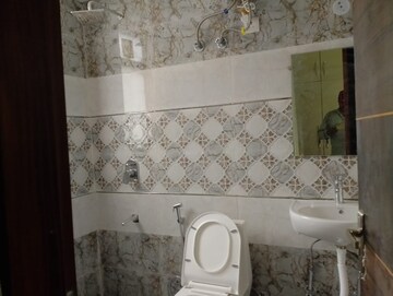 Bathroom in 2 BHK Apartment at Gail CGHS, Sector 56 – for Rent