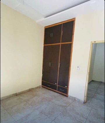 Master Bedroom in 3 BHK Builder Floor at Motiaz Royal Citi, Ambala Highway – for Rent