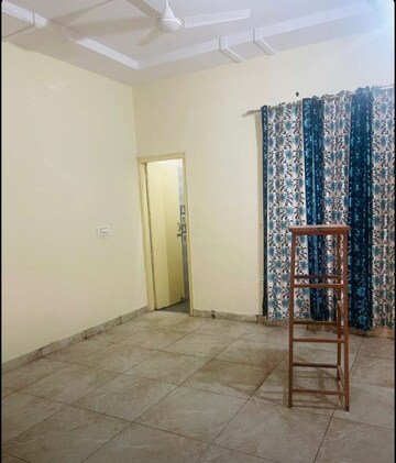 Master Bedroom in 3 BHK Builder Floor at Motiaz Royal Citi, Ambala Highway – for Rent