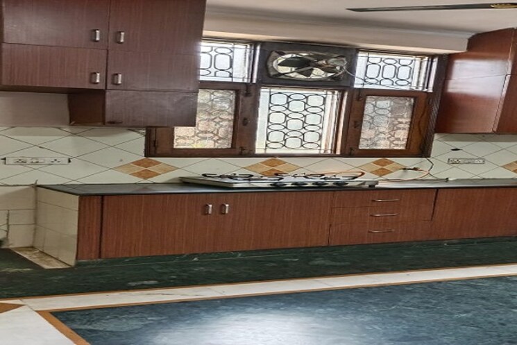 Kitchen, dlf-city-phase-iv 3 Bedroom 3240 Sq.Ft. Builder Floor In Dlf Phase iv Gurgaon 8481394