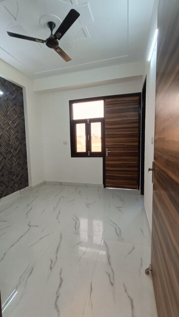 Room in 2 BHK Builder Floor at Sarfabad Village – for Sale