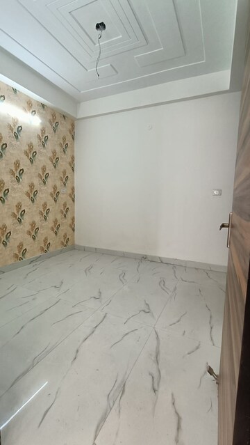 Room in 2 BHK Builder Floor at Sarfabad Village – for Sale