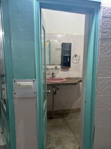 Bathroom in 2 BHK Builder Floor at Satyam Plaza, Sector 15 – for Rent