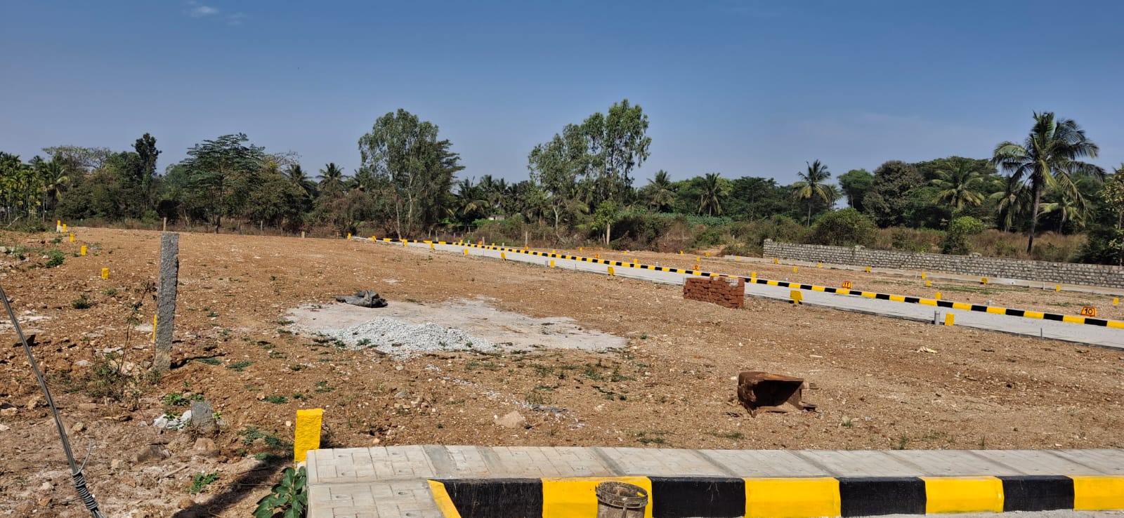 Plot For Sale in Jakkuru