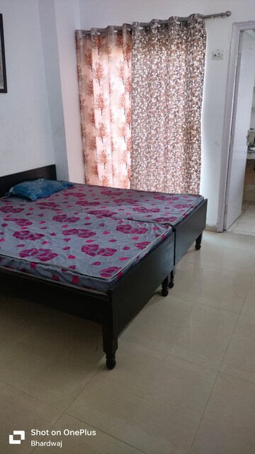Bedroom in 3 BHK Independent House at Delta Ii Greater Noida – for Rent