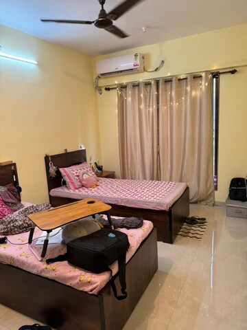 Master Bedroom in 2 BHK Apartment at Elite Ashwini Elite, Chembur – for Rent