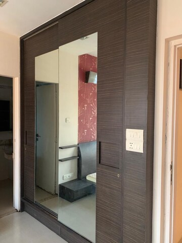 Furnished Amenities in 2 BHK Apartment at Raheja Tipco Heights, Malad East – for Rent