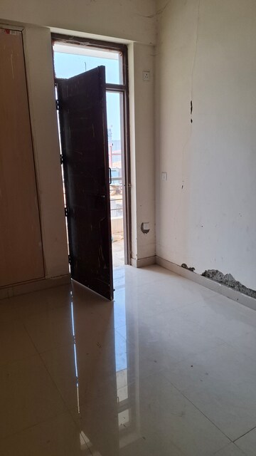 Floor Plan in 1.5 BHK Apartment at Victoryone Central, Sector 12 Greater Noida – for Sale