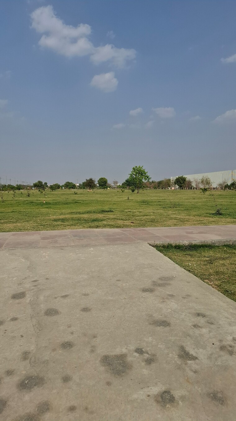 Room, victoryone-central 1.5 Bedroom 54 Sq.Mt. Apartment In Sector 12 Greater Noida Greater Noida 8481883