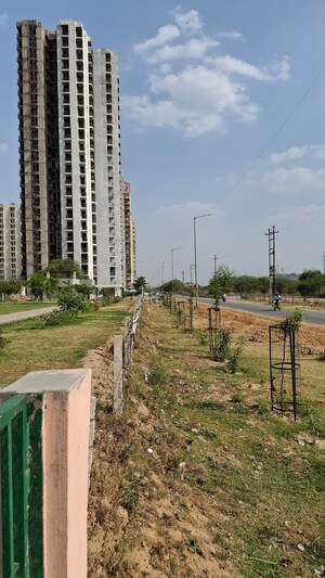 Living Room in 1.5 BHK Apartment at Victoryone Central, Sector 12 Greater Noida – for Sale