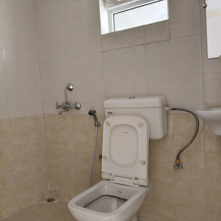 Bathroom, rof-aalayas 3 Bedroom 645 Sq.Ft. Apartment In Sector 102 Gurgaon 8481938