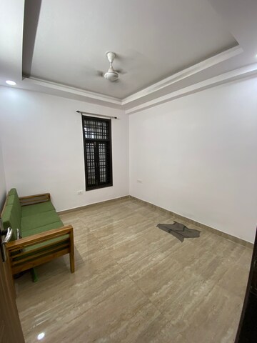 Room in 3 BHK Apartment at Chattarpur – for Rent