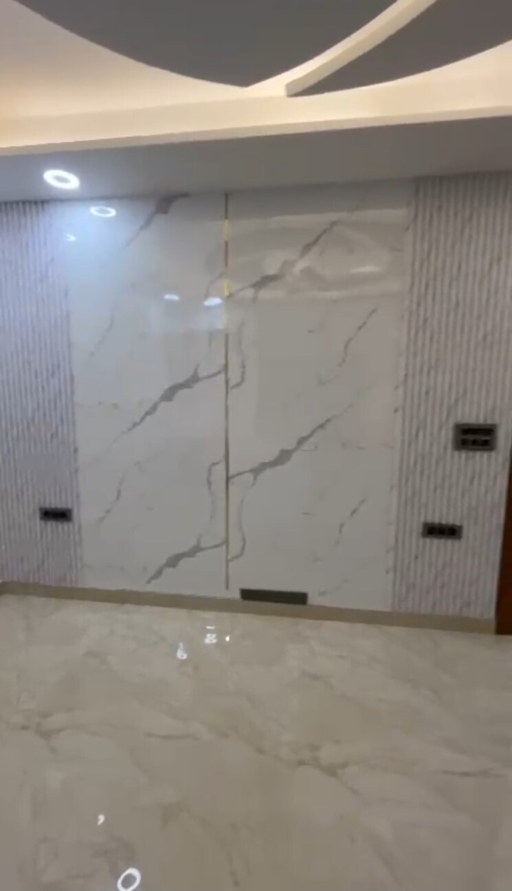 Bathroom, parklands 4 Bedroom 350 Sq.Yd. Builder Floor In Sector 85 Faridabad 8482044