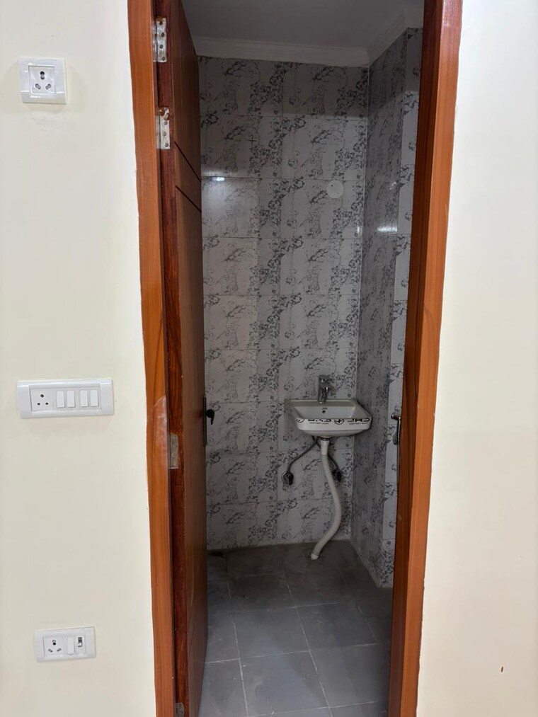 Floor Plan, freedom fighters enclave 2 Bedroom 80 Sq.Yd. Builder Floor In Freedom Fighters Enclave Delhi 8482007