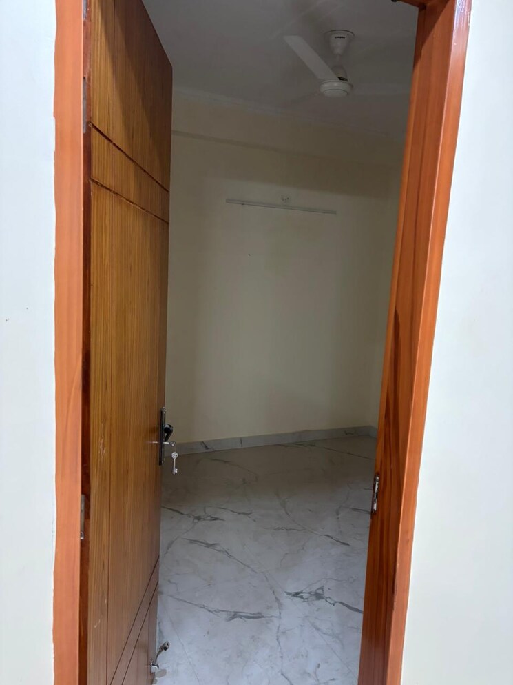 Master Bedroom, freedom fighters enclave 2 Bedroom 80 Sq.Yd. Builder Floor In Freedom Fighters Enclave Delhi 8482007